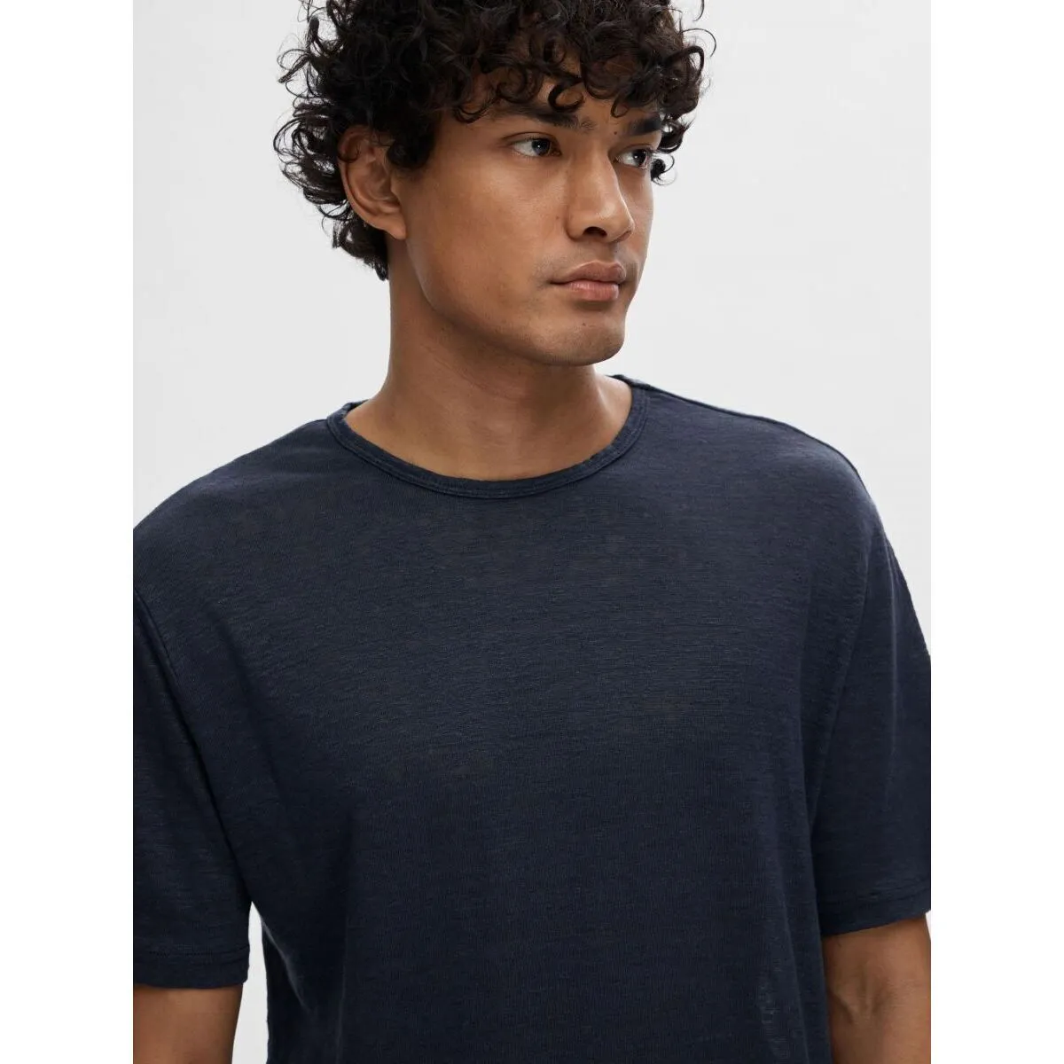 16089504 BETH LINEN SSSKY CAPTAIN