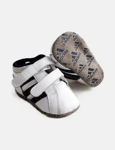 Adidas Zapatilla blanca detalle velcro