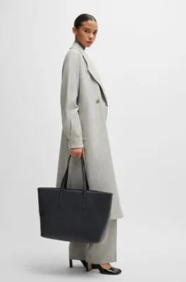 Bolso tote de piel sintética con logo en contorno