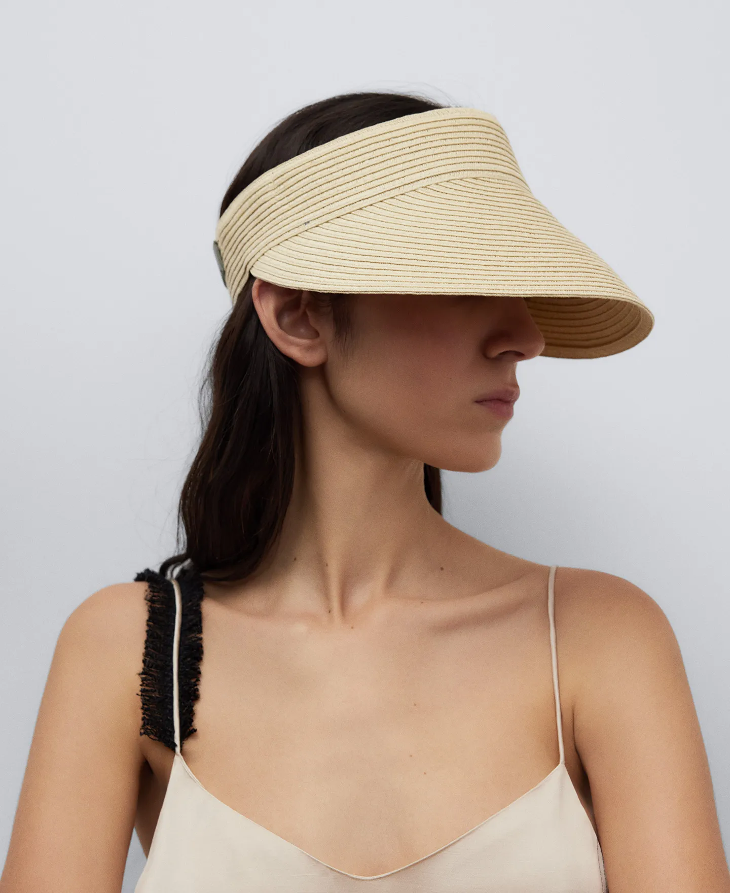 Braided effect cap woman