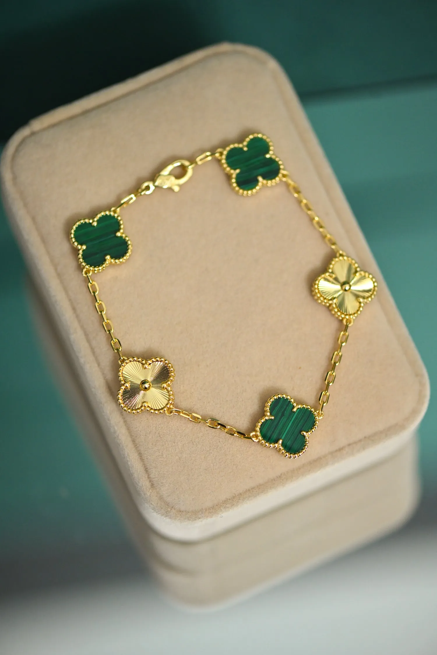 Brazalete verde and gold new collection