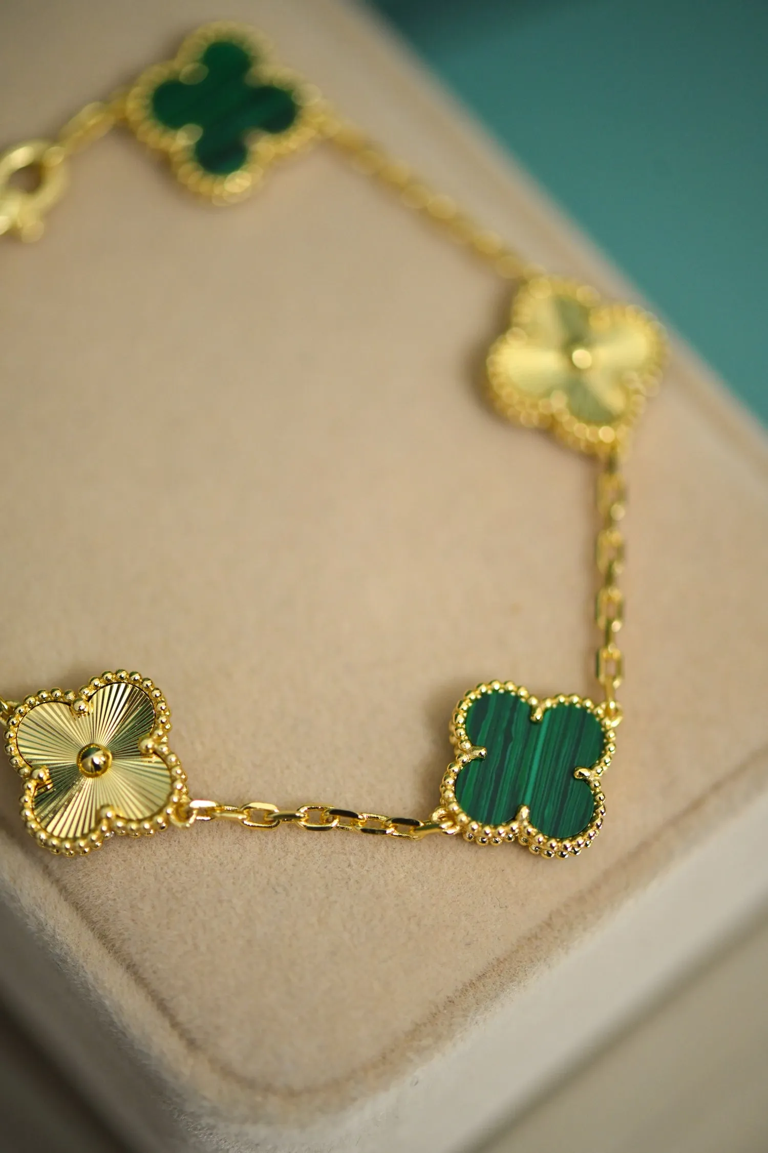 Brazalete verde and gold new collection