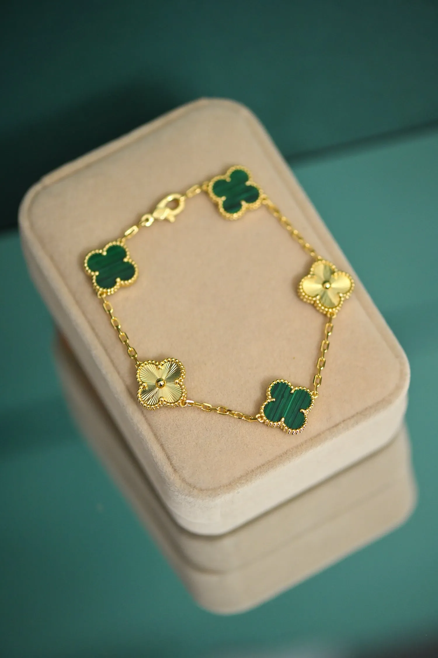 Brazalete verde and gold new collection