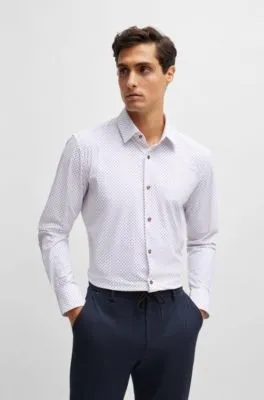 Camisa slim fit en material técnico elástico estampado