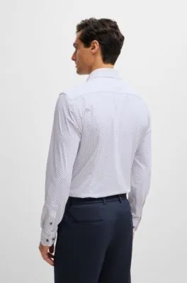 Camisa slim fit en material técnico elástico estampado
