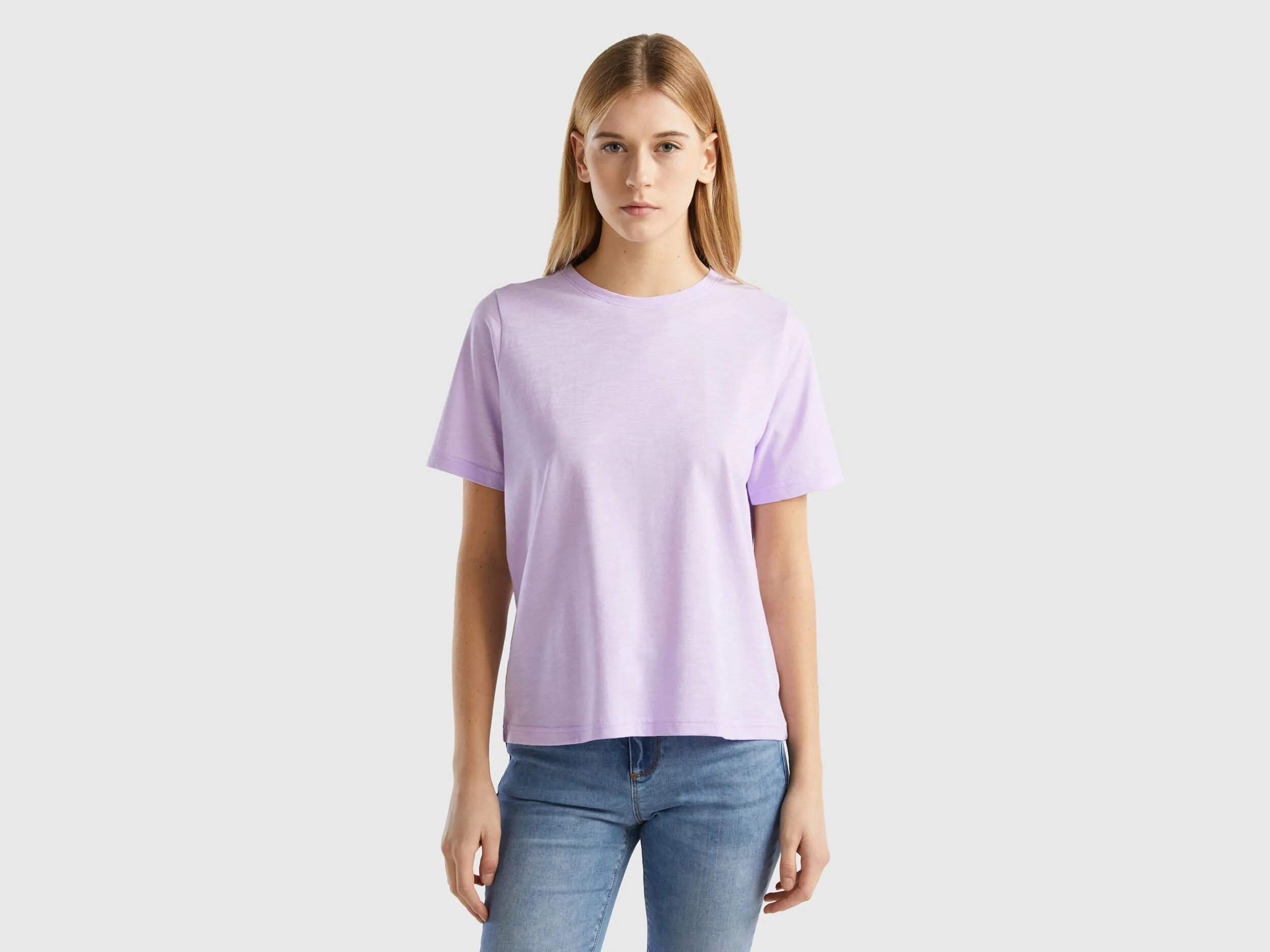 Camiseta de cuello redondo de algodón flameado