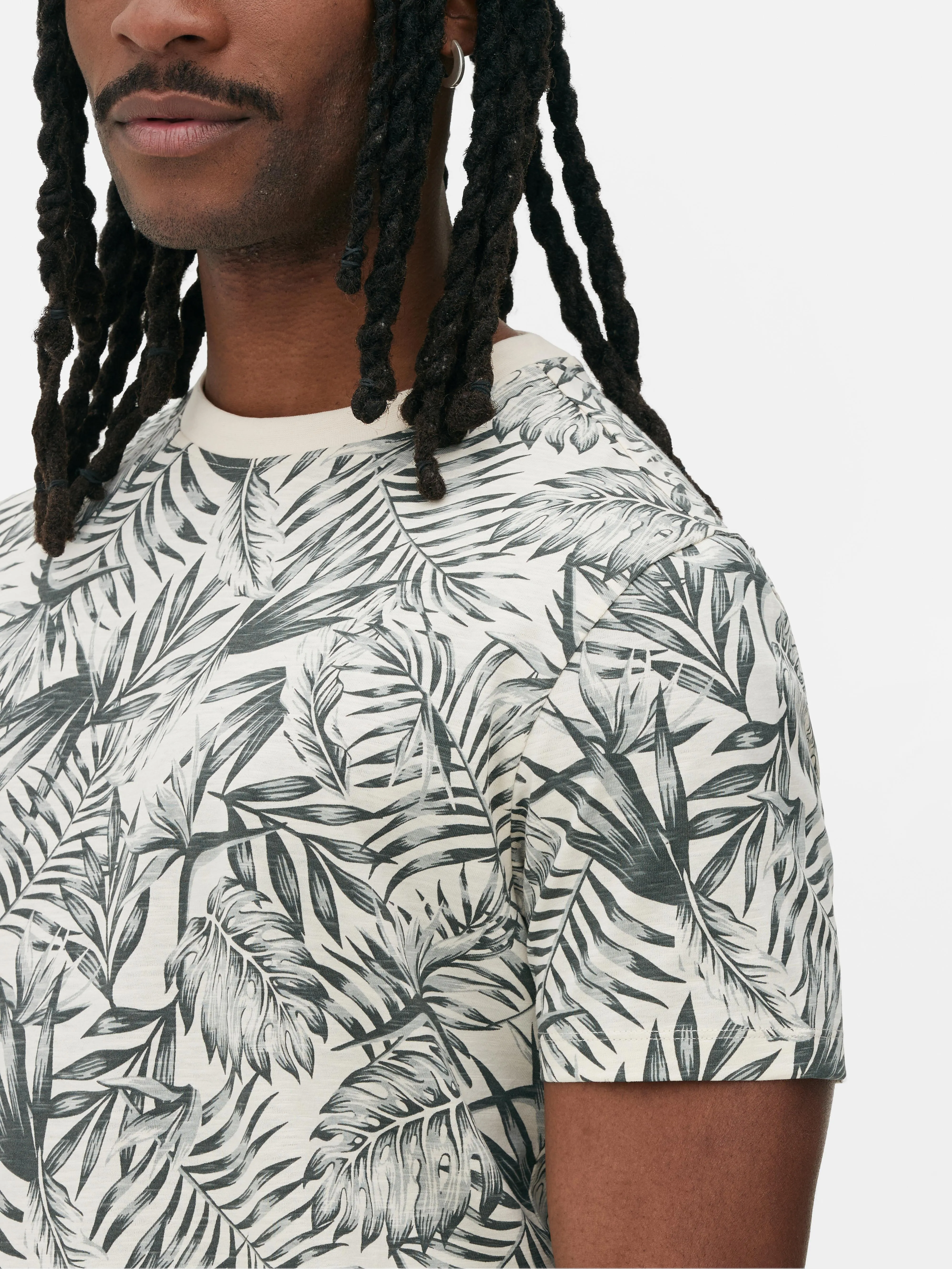 Camiseta de manga corta con estampado floral
