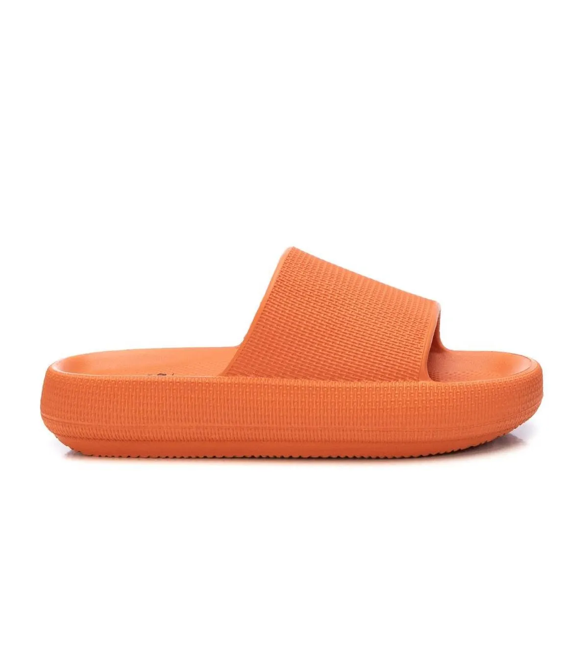Chanclas de playa en color naranja