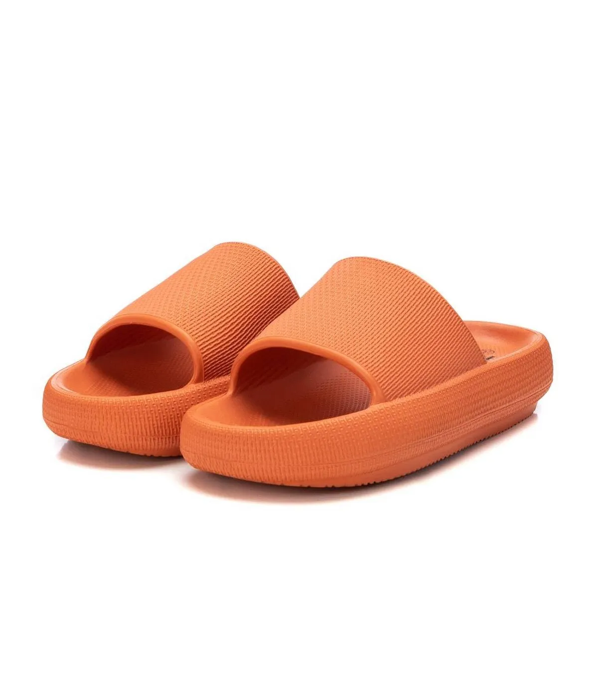 Chanclas de playa en color naranja