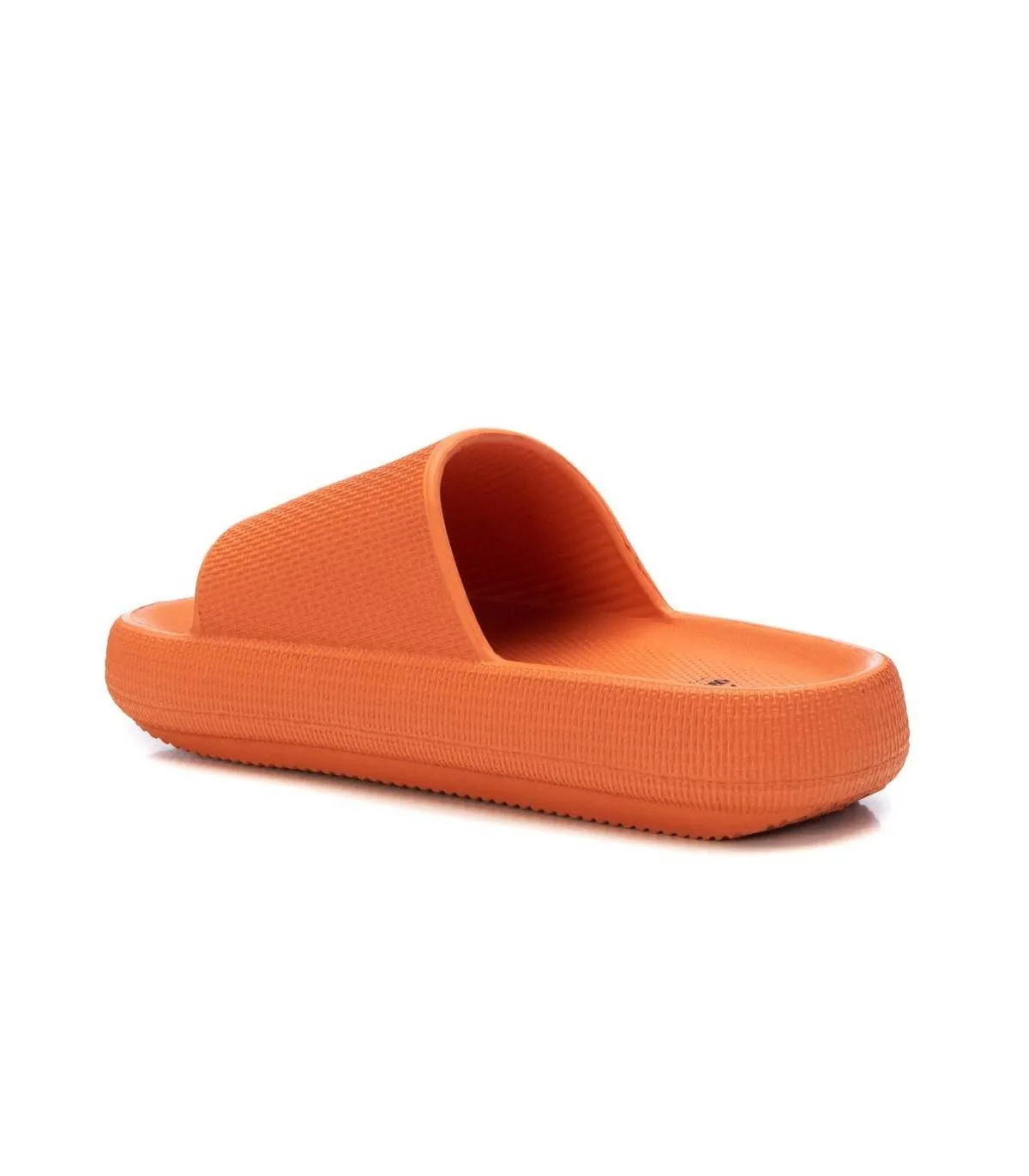 Chanclas de playa en color naranja