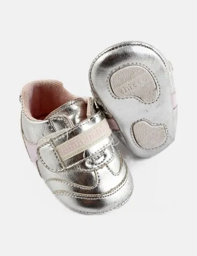 Chicco Deportiva plateada casual
