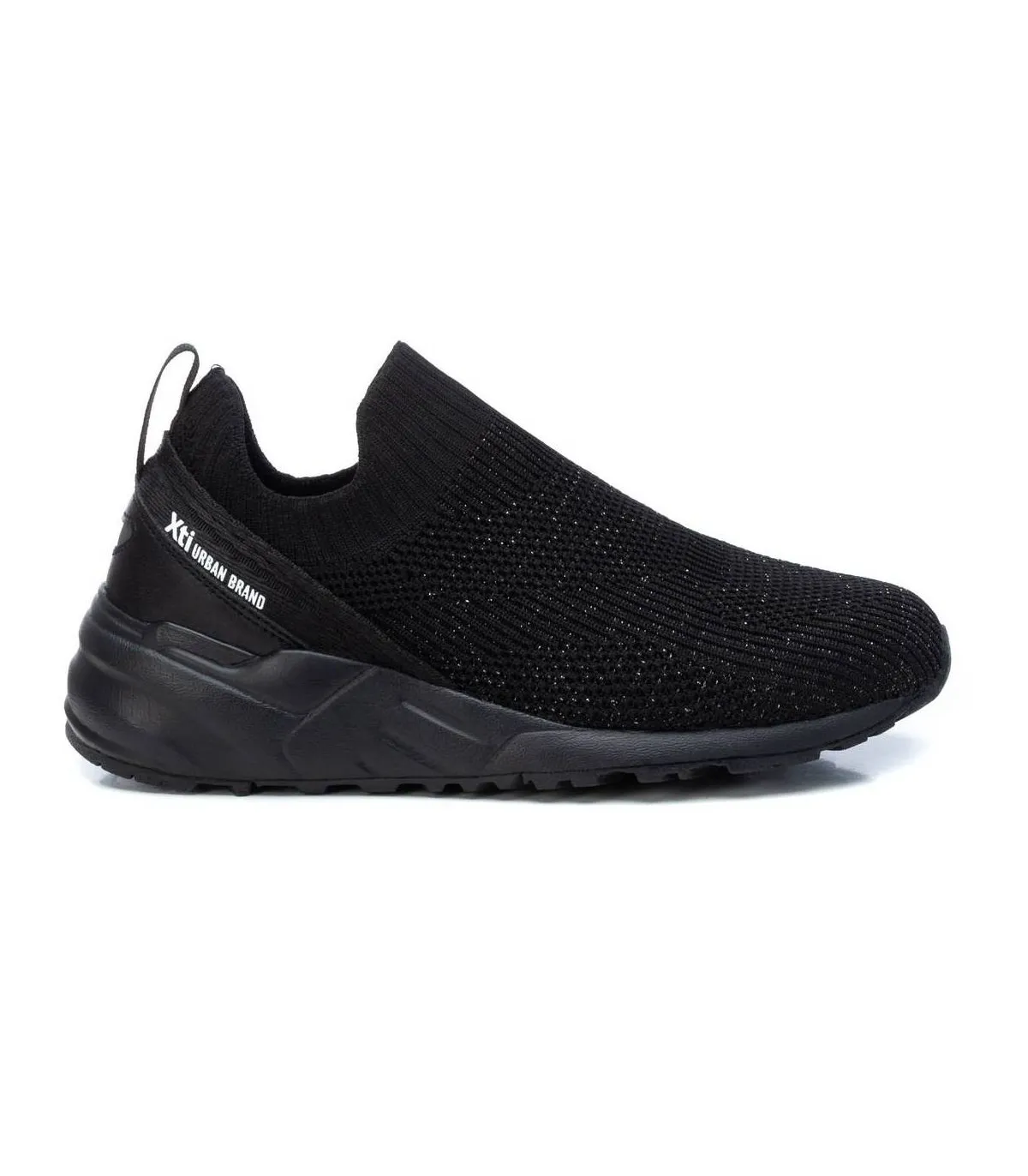 Deportivo con plataforma en color negro