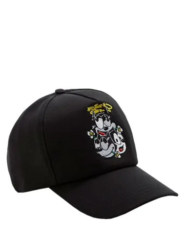 Gorra negra con Félix