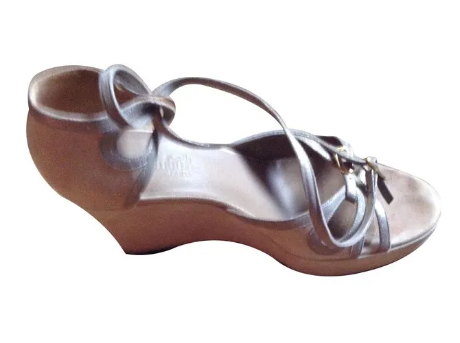 Hermès Sandalias Beige 
