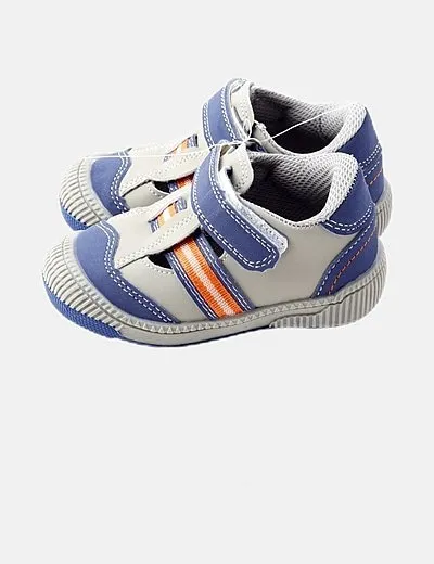 In Extenso Zapatilla gris detalle velcro
