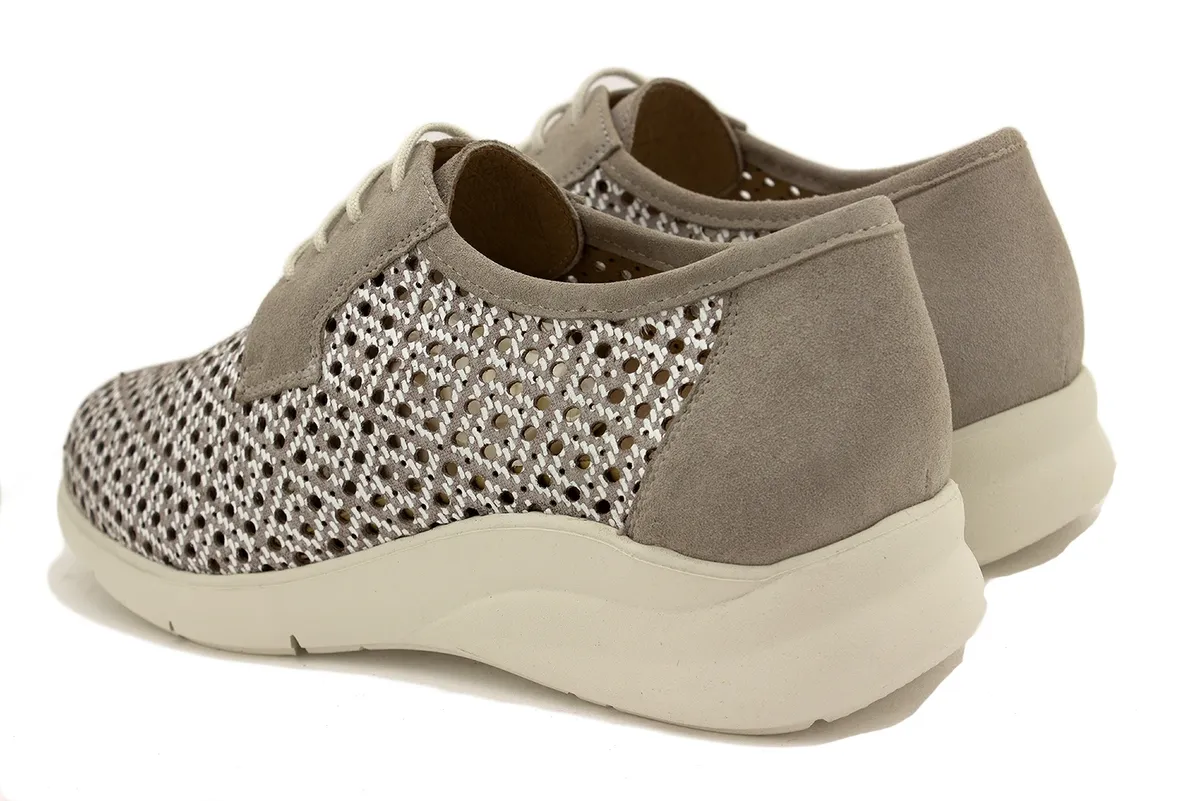 LACEUP SHOE PEARL SPIKE