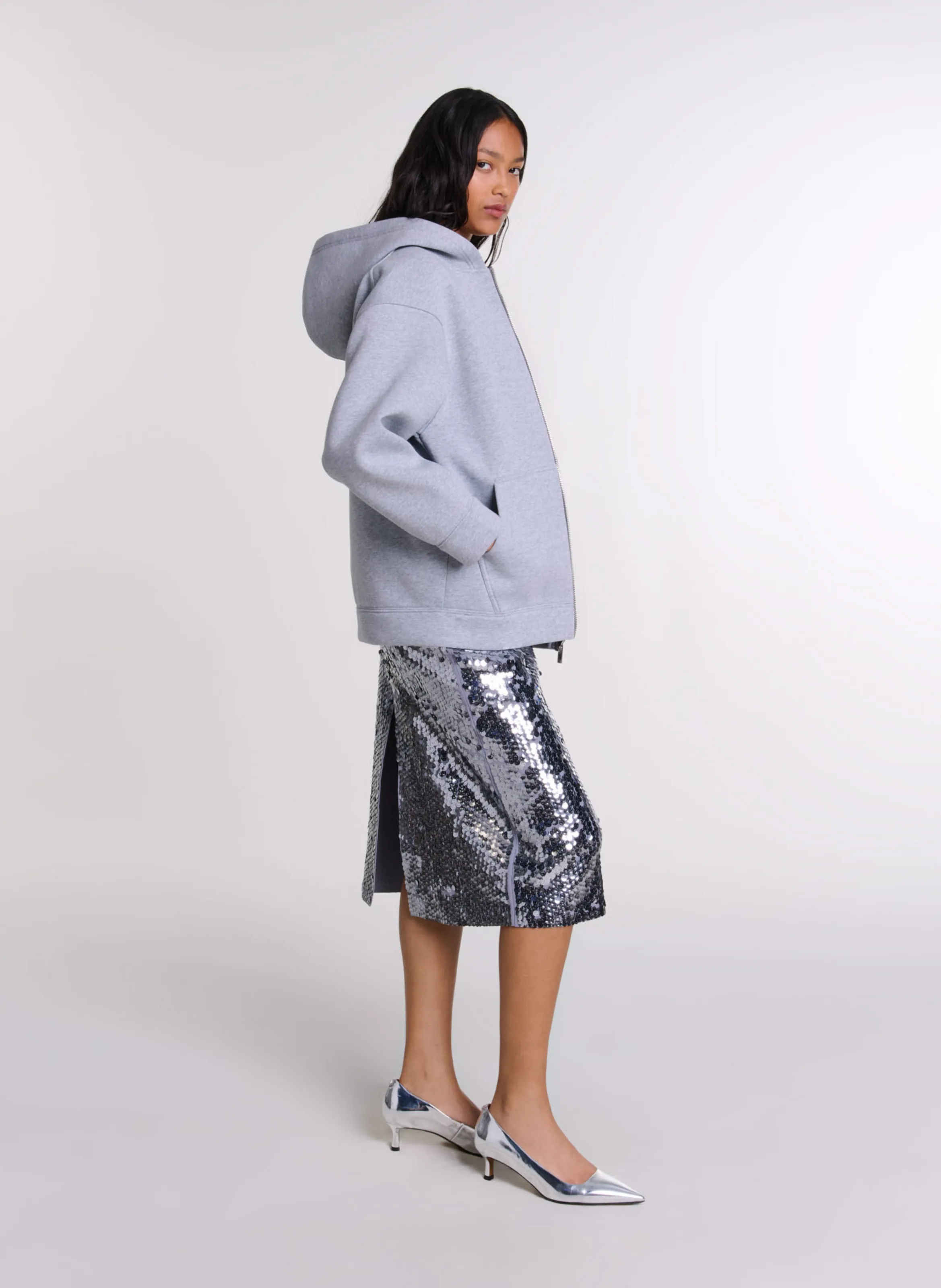 MAJE Sudadera recta de algodón con capucha en gris