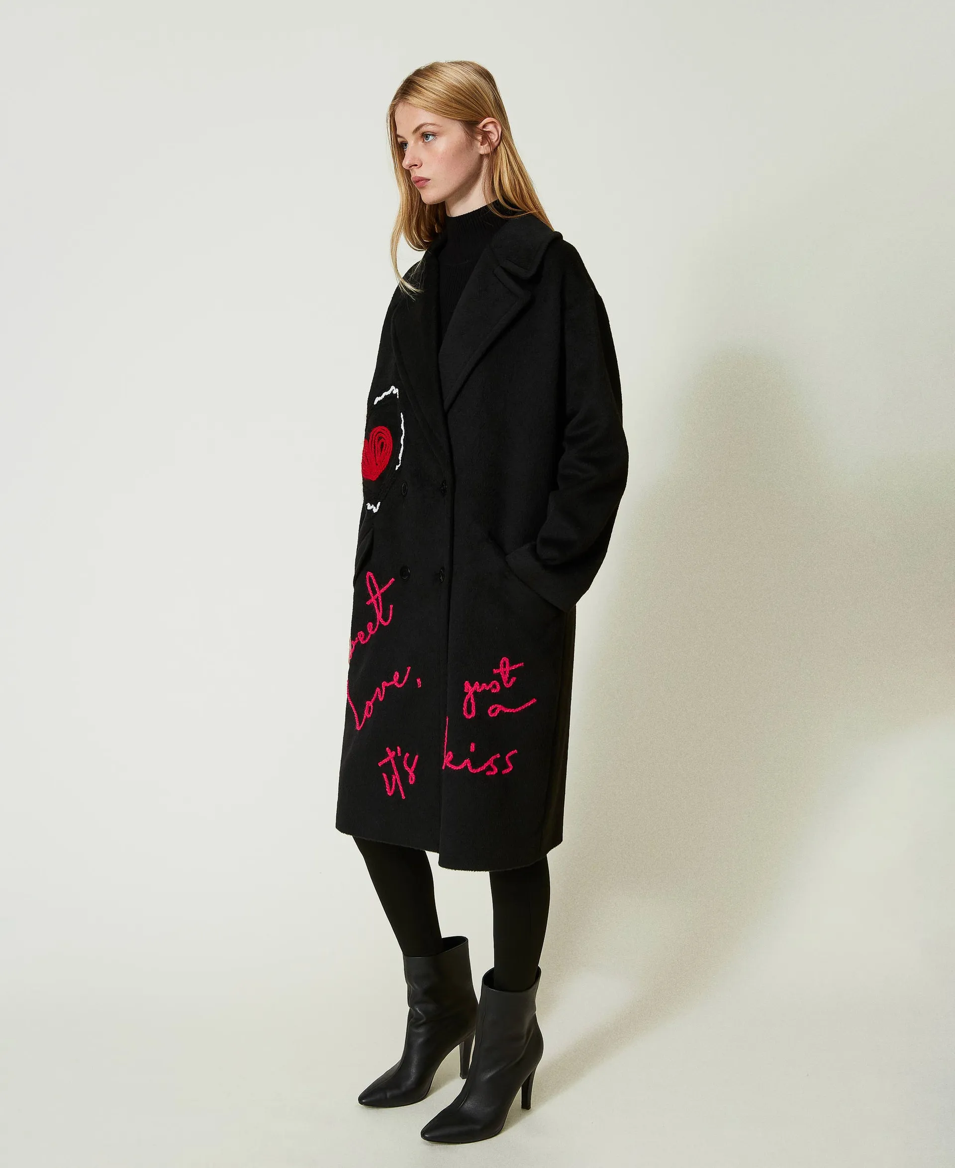 Manteau croisé en laine mélangée cardée avec broderies