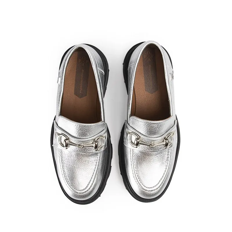 Mocasín Zintia Laminado Plata