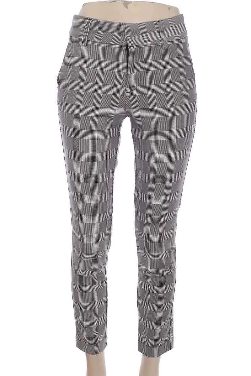 PANTALóN COLOR NEGRO  BASEMENT