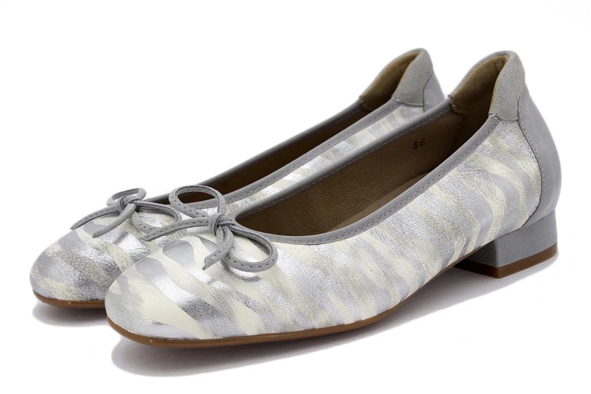 Pearl Print Flat shoe
