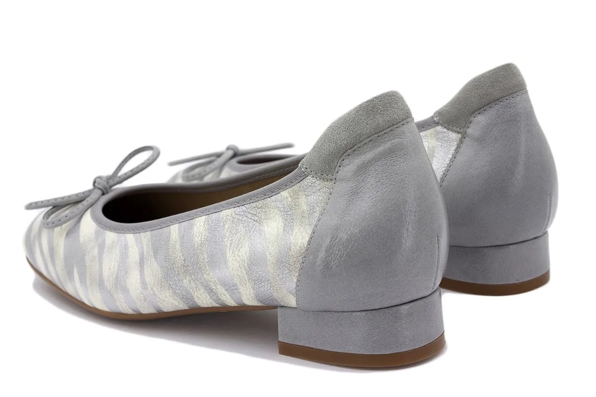 Pearl Print Flat shoe