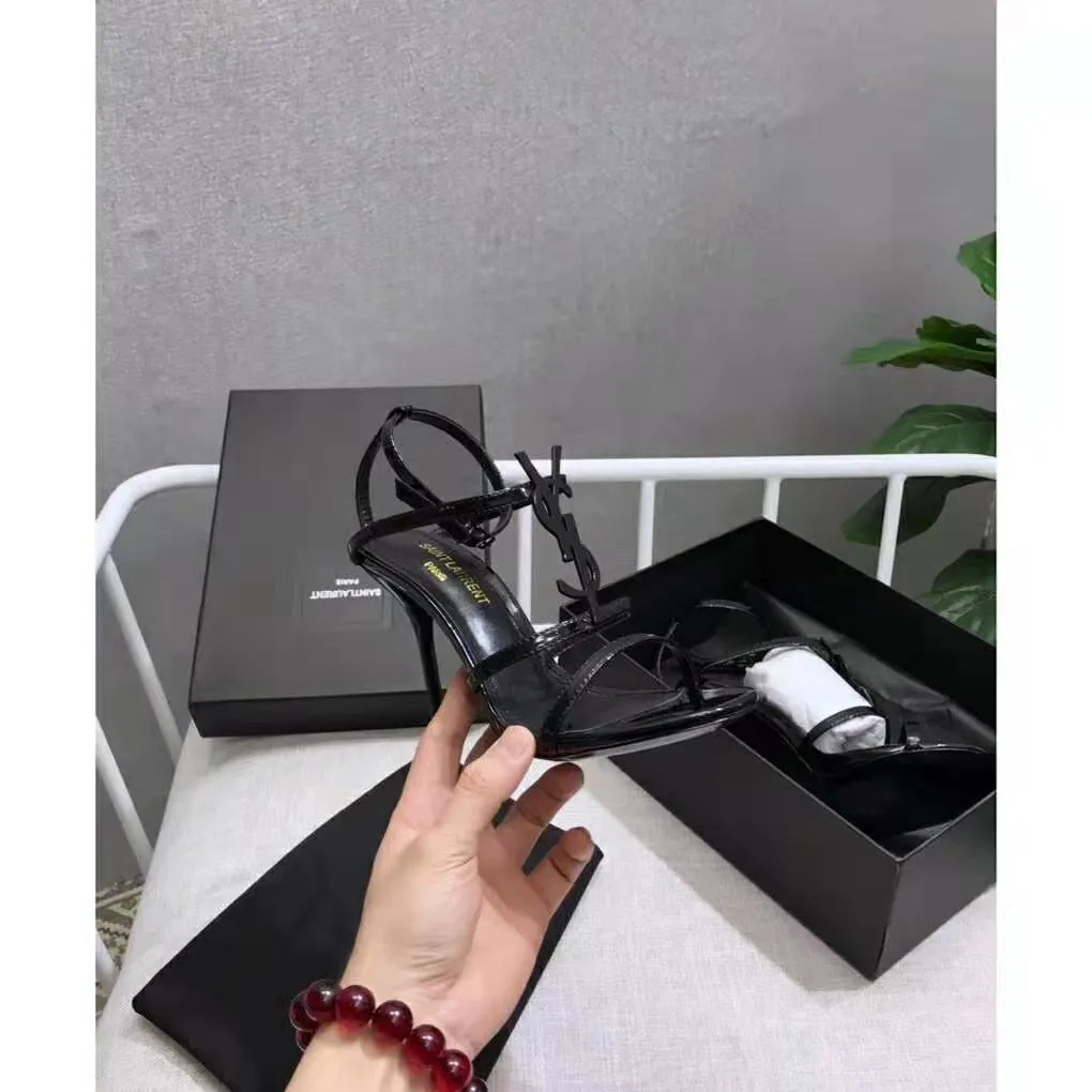 Saint Laurent YSL Mujer Cassandra Sandalia Charol Logo Negro 10.5cm