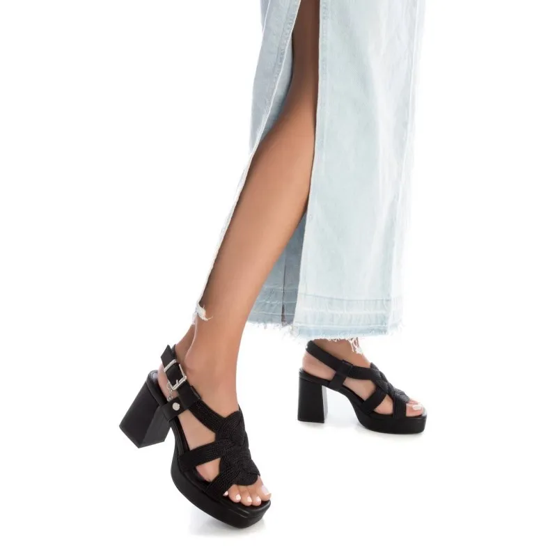 Sandalia de mujer XTI 142337 Negro