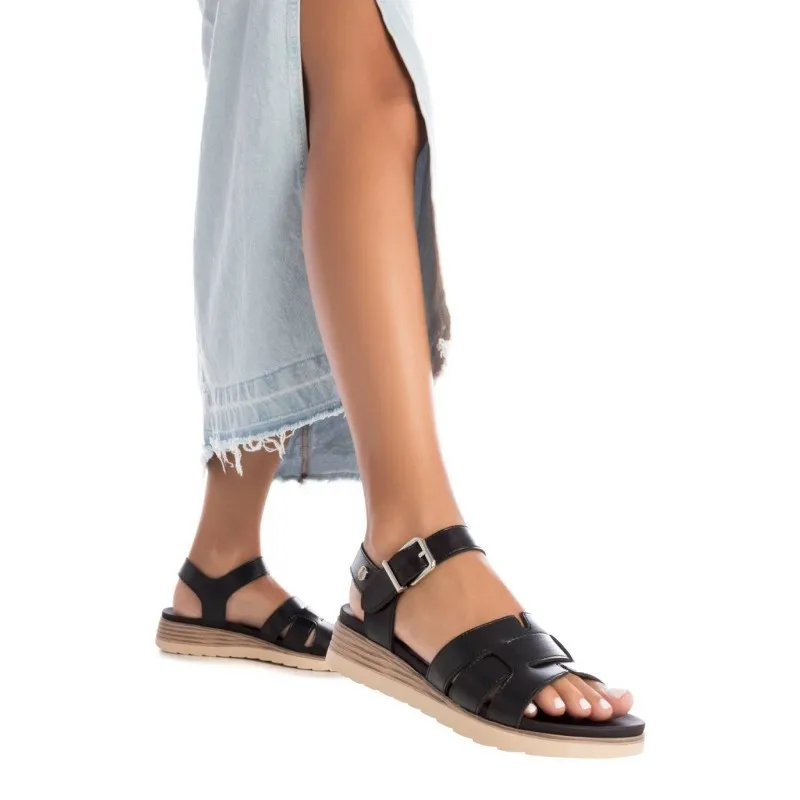 Sandalia de mujer XTI 142900 Negro