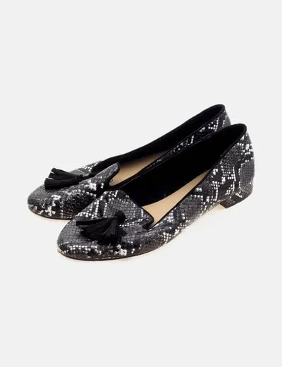 Sfera Mocasín negro estampado
