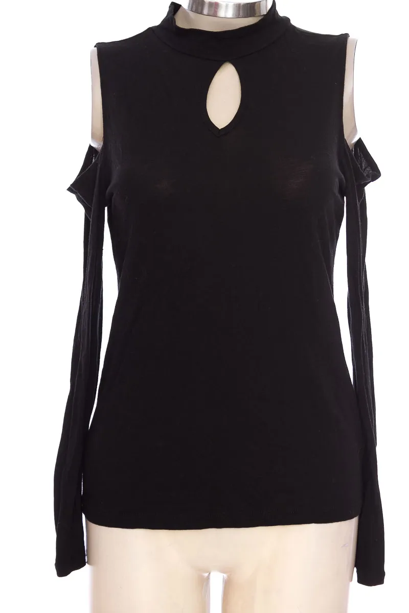 TOP / CAMISETA COLOR NEGRO  AMBIANCE
