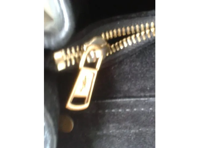 Yves Saint Laurent Musa dos Negro 