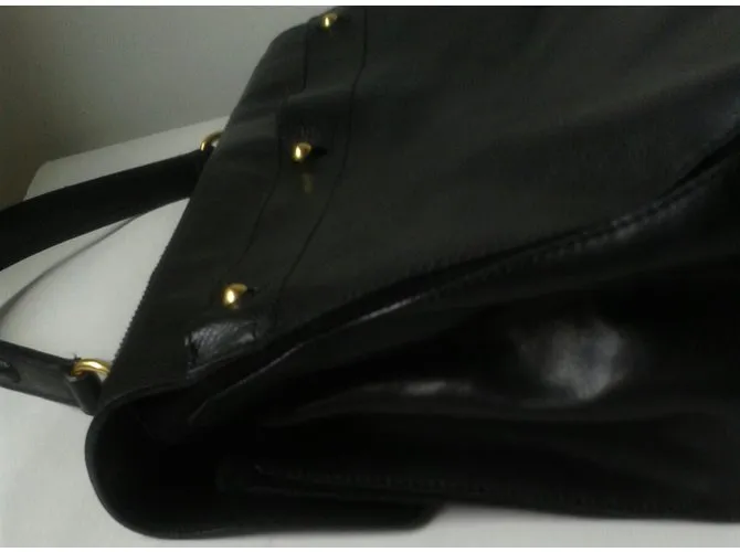 Yves Saint Laurent Musa dos Negro 