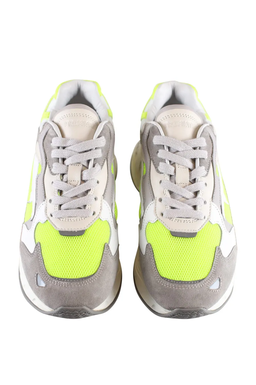 Zapatillas grises y amarillo neón con plataforma 