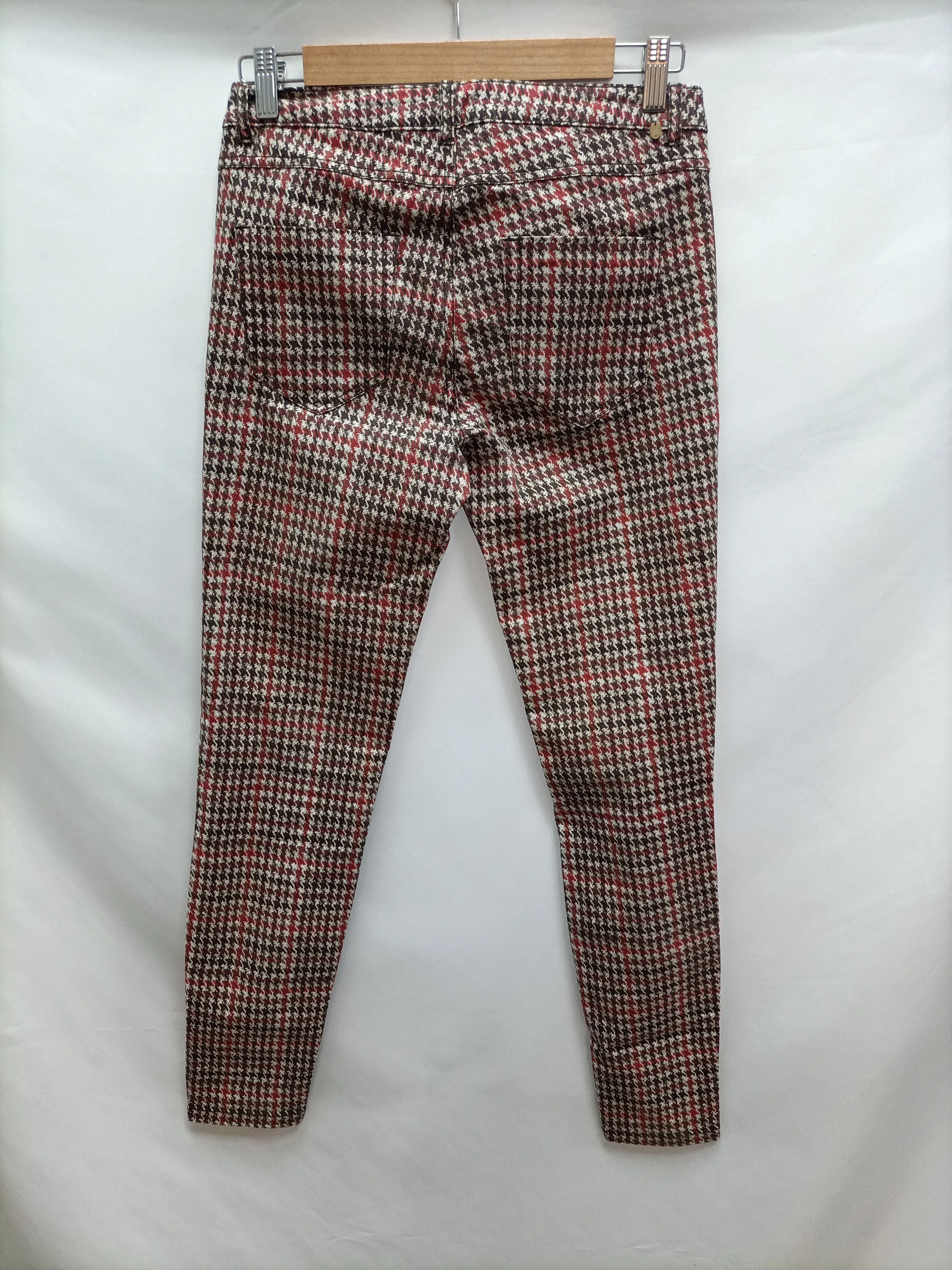 ZARA. Pantalón pata de gallo T.36